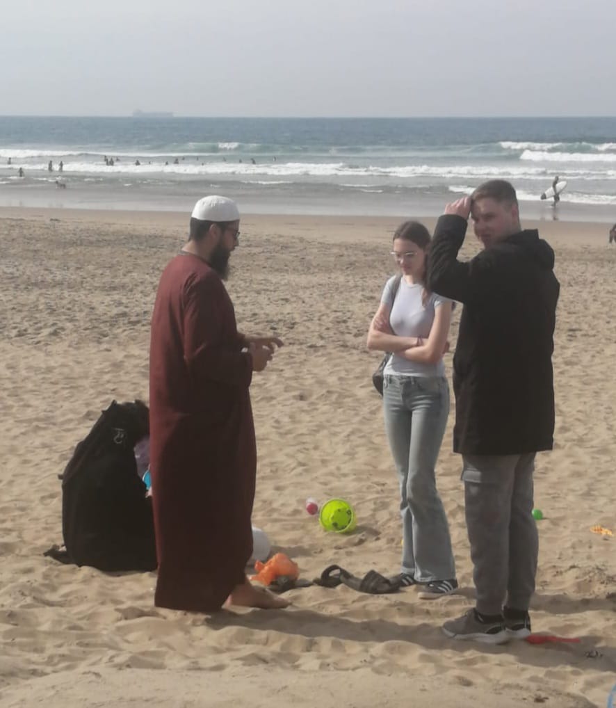 Katkisante deel die Evangelie met Moslems
